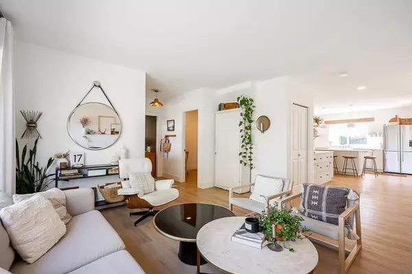 Rosedale, BC V0X 1X1,51860 Yale RD