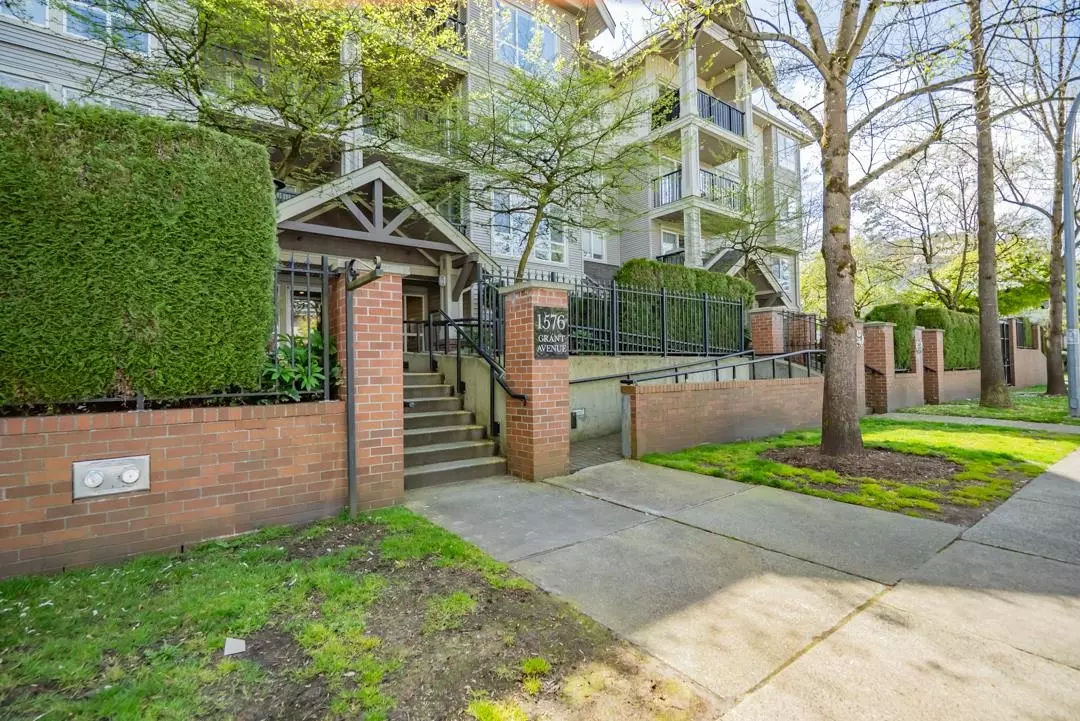 Port Coquitlam, BC V3B 1P2,1576 Grant AVE #204