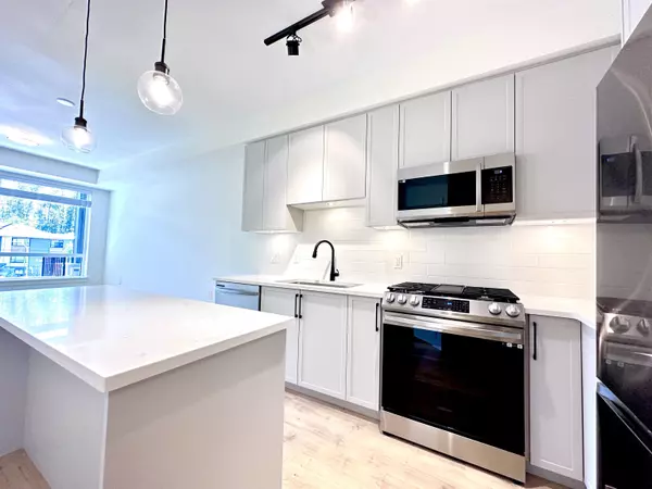 Langley, BC V2Y 3K9,7506 199a ST #328