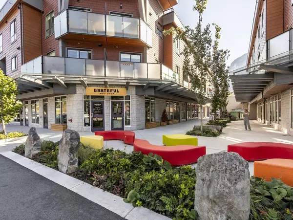 Squamish, BC V8B 1B9,37842 Third AVE #204