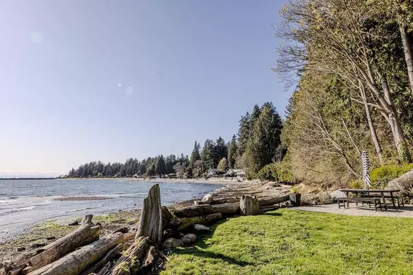 Roberts Creek, BC V0N 2W4,2873 Lower RD