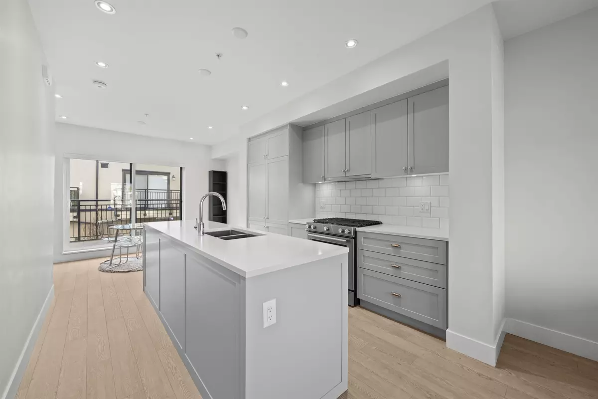 Vancouver, BC V5N 3M5,4342 Knight ST