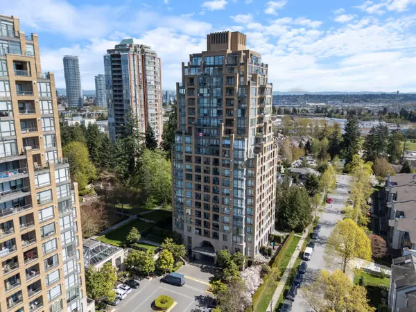 Burnaby, BC V3N 5C4,7388 Sandborne AVE #307