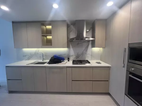 Burnaby, BC V5C 0N2,4890 Lougheed HWY #3005