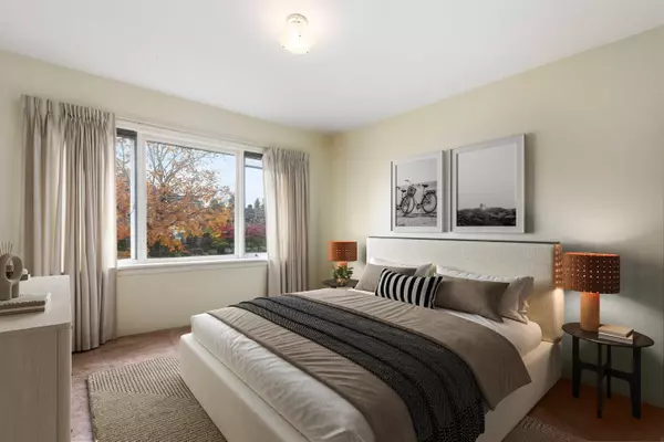 Vancouver, BC V5Y 2X2,257 W 46th AVE