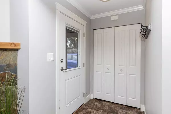 Gibsons, BC V0N 1V8,518 Shaw RD #106