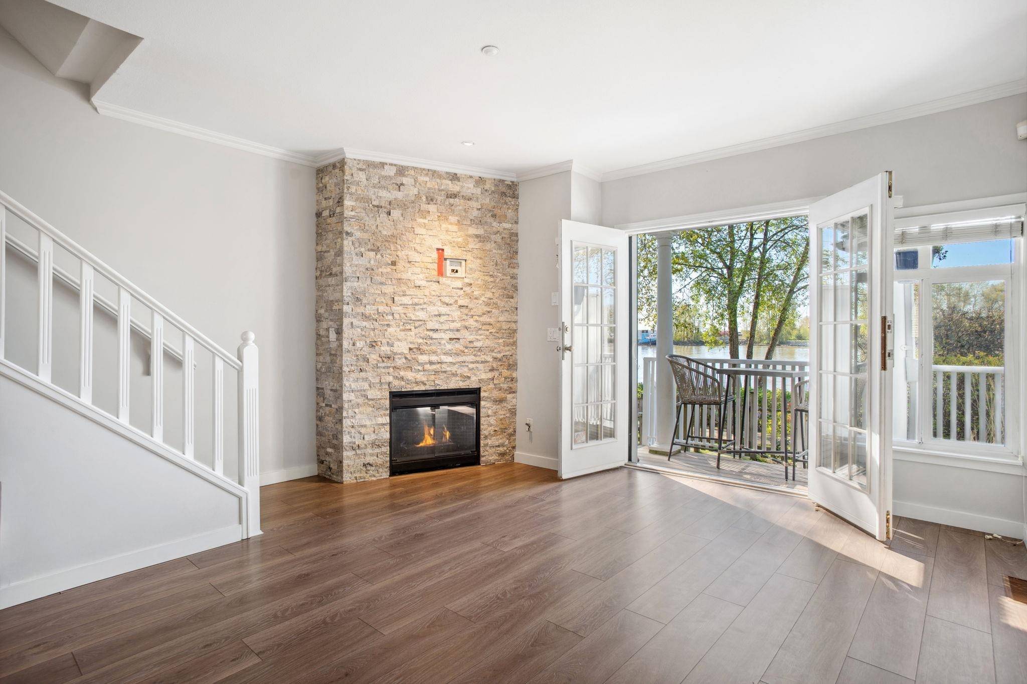 Vancouver, BC V5S 4T5,8581 Jellicoe ST #6