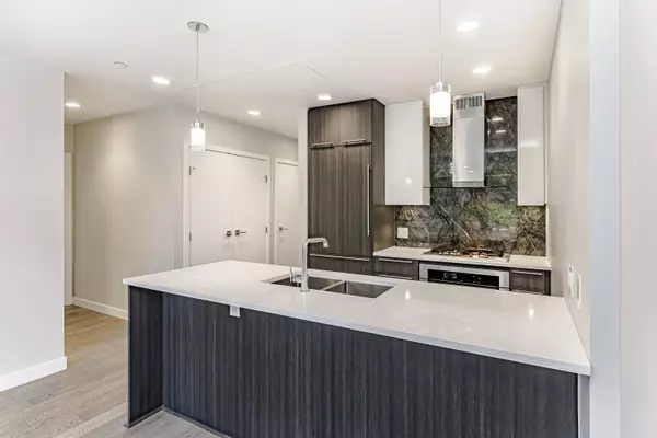 Vancouver, BC V5Z 0H6,5033 Cambie ST #109