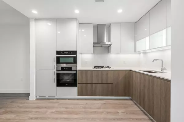 Burnaby, BC V5H 0K5,6511 Sussex AVE #1409