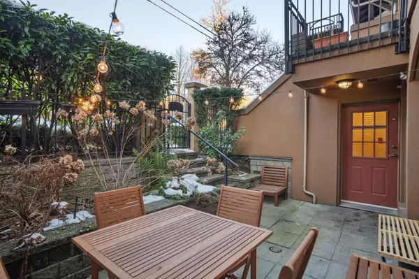 3076 W 4th AVE,  Vancouver,  BC V6K 1R4