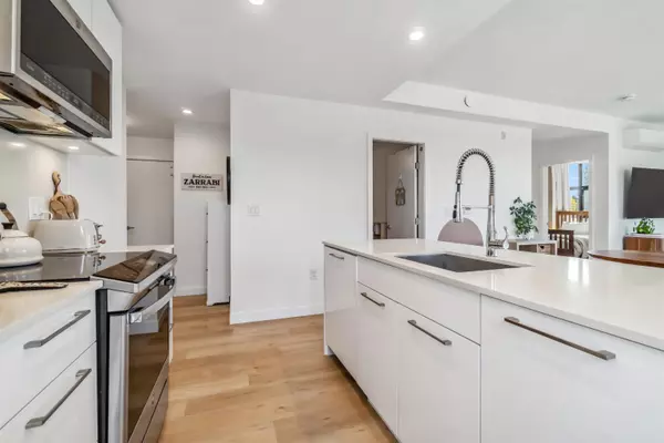 Port Coquitlam, BC V3C 3E5,2446 Shaughnessy ST #306