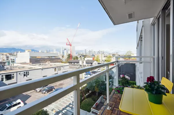 Vancouver, BC V6J 0B6,1635 W 3rd AVE #401