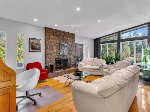 North Vancouver, BC V7H 2M3,1989 Dunstone PL