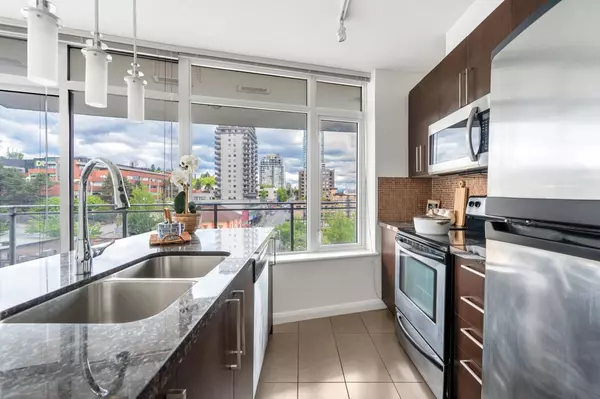 New Westminster, BC V3M 0C6,888 Carnarvon ST #1106