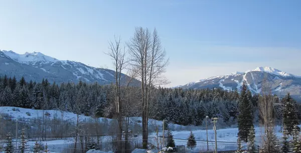 8080 Nicklaus North BLVD #307, Whistler, BC V8E 1J7