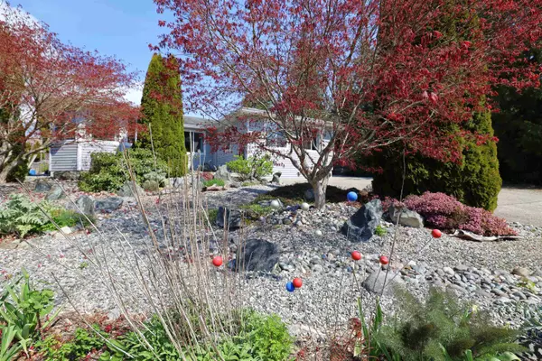 Sechelt, BC V0N 3A7,6330 Oracle RD