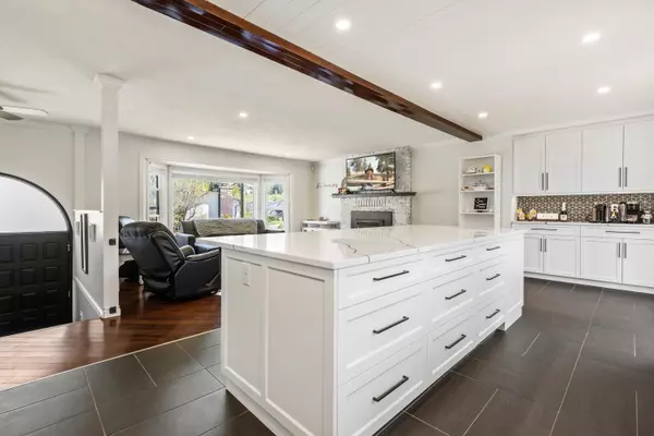 Hope, BC V0X 1L1,21043 Greenwood DR