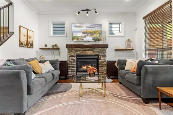 Cultus Lake, BC V2R 0K7,45432 Ariel PL