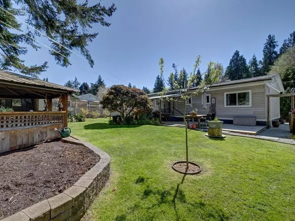 Sechelt, BC V0N 3A0,4516 Hupit ST