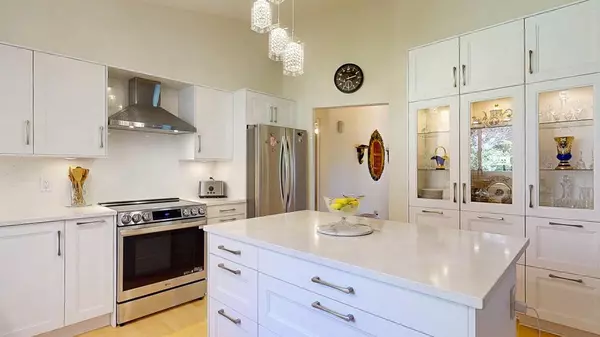 Halfmoon Bay, BC V7Z 1E1,8024 Southwood RD