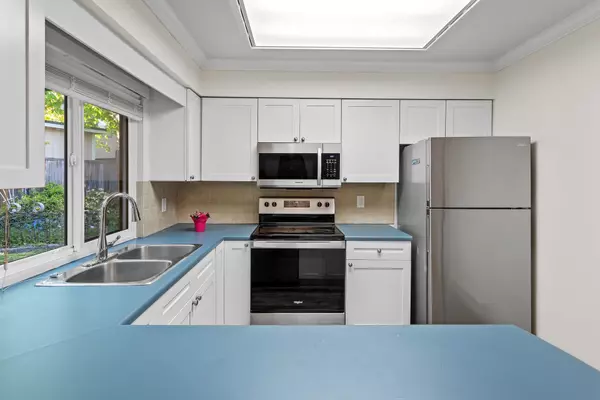 Port Coquitlam, BC V3B 5X2,1049 Cornwall DR