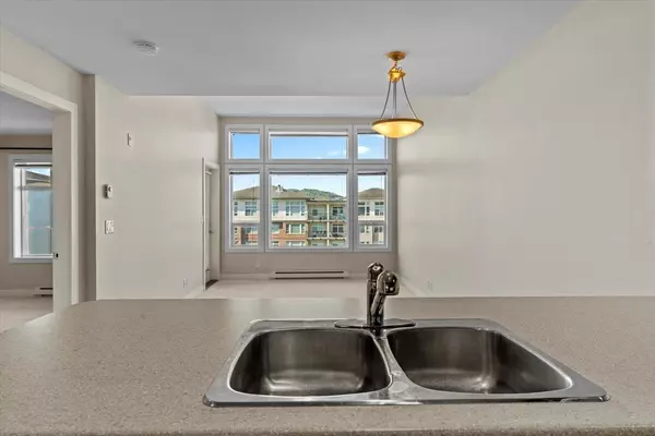 Chilliwack, BC V2P 0B9,46289 Yale RD #404