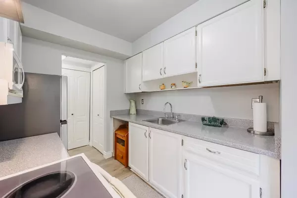 Surrey, BC V3V 4L6,9370 122 ST #65