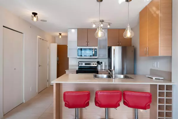 Vancouver, BC V6B 1S3,909 Mainland ST #1806