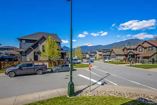 Squamish, BC V8B 0V3,39157 Falcon CRES