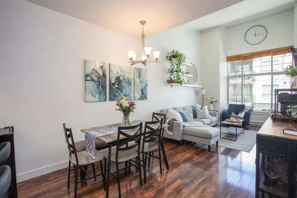 Maple Ridge, BC V2X 6P6,11887 Burnett ST #415