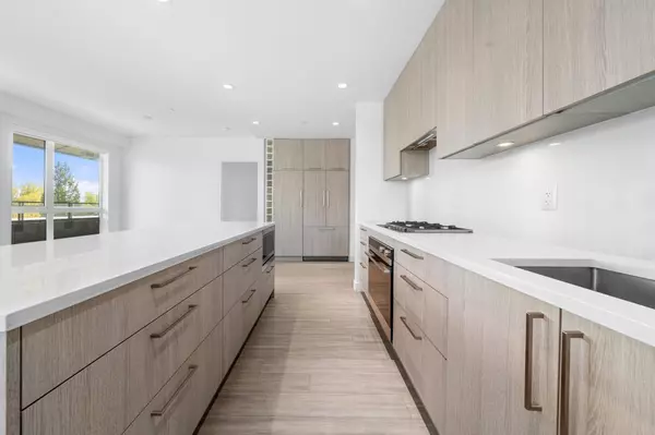 North Vancouver, BC V7L 1G8,747 E 3rd ST #211