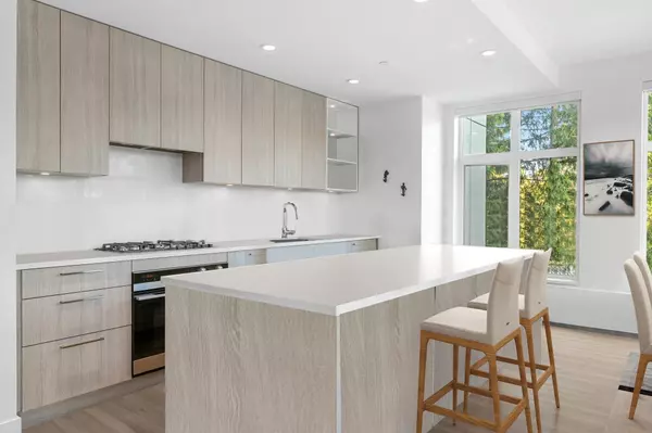 North Vancouver, BC V7L 1G8,747 E 3rd ST #211