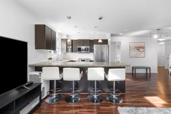 Langley, BC V3A 1G2,5488 198 ST #310