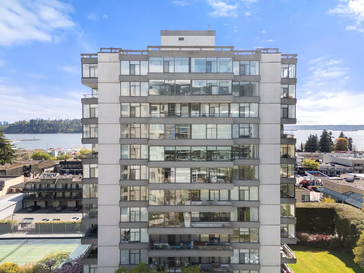 West Vancouver, BC V7T 2W2,1480 Duchess AVE #702