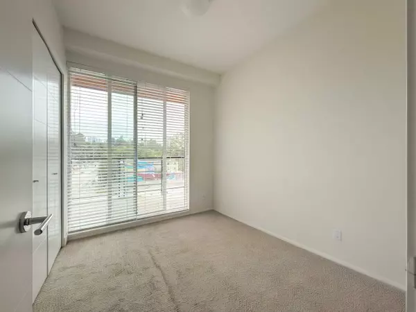 North Vancouver, BC V7M 0E4,723 W 3rd ST #524