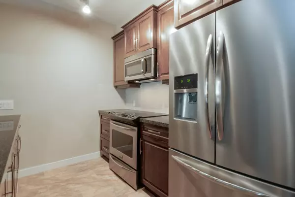 Maple Ridge, BC V2X 6P6,11887 Burnett ST #316