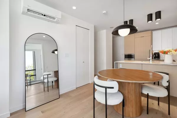 North Vancouver, BC V7M 3P2,170 W 1st ST #608