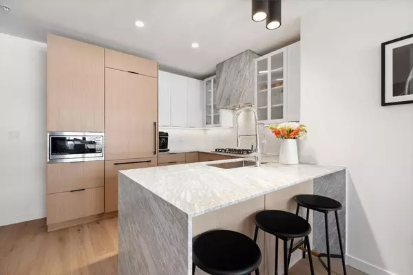 North Vancouver, BC V7M 3P2,170 W 1st ST #608