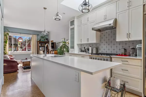 Vancouver, BC V5L 2Z1,1953 Grant ST