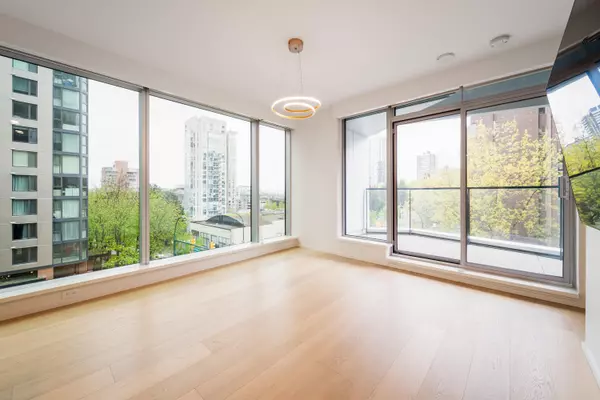 Vancouver, BC V6Z 1C3,889 Pacific ST #403