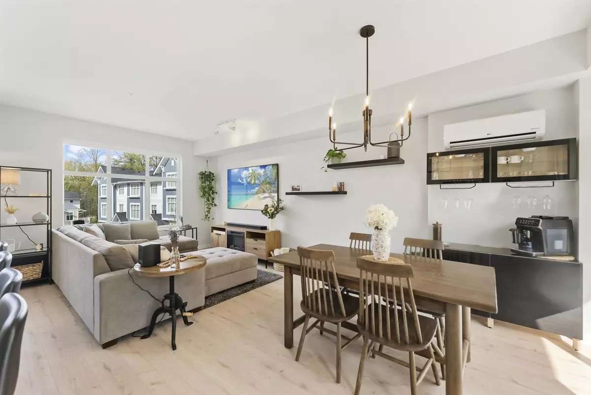 Maple Ridge, BC V2X 9H8,11280 Pazarena PL #1094