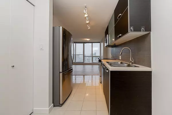 Surrey, BC V3T 0G5,13688 100 AVE #3306