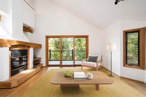 Bowen Island, BC V0N 1G1,1311 Hillcrest RD