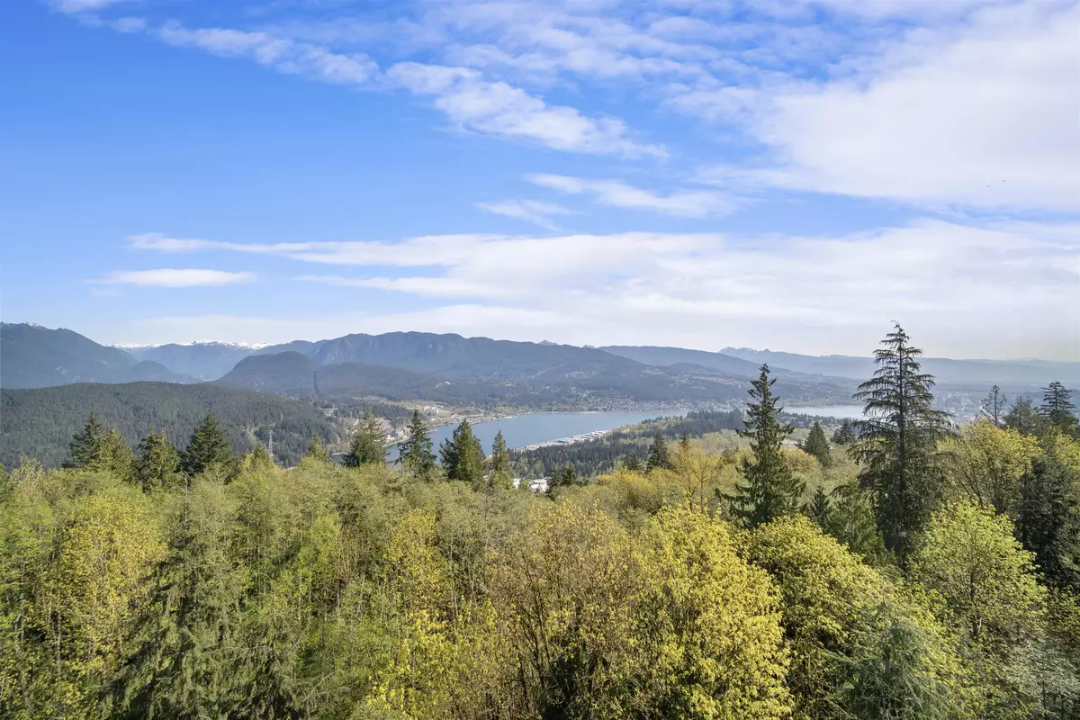 Burnaby, BC V5A 0B7,9080 University CRES #1003