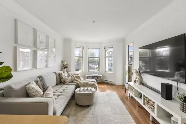 Langley, BC V3A 1G2,5438 198 ST #310