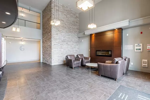 Surrey, BC V4A 1V3,15310 17a AVE #300