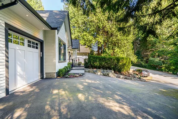 West Vancouver, BC V7T 1V8,435 Macbeth CRES