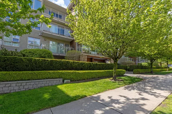 North Vancouver, BC V7L 3H5,1033 St. Georges AVE #110