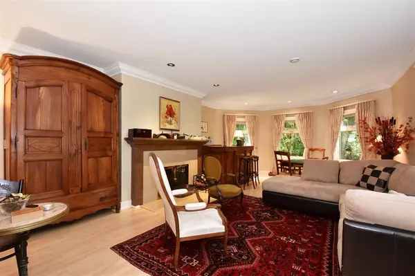 Vancouver, BC V6M 3J2,5790 Adera ST