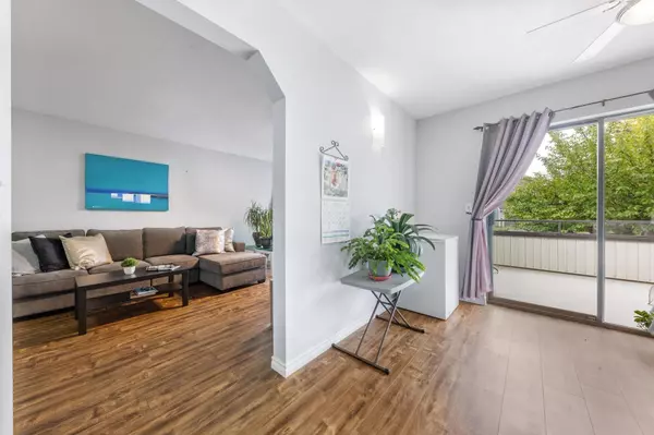 Surrey, BC V3R 9M8,15153 98 AVE #236